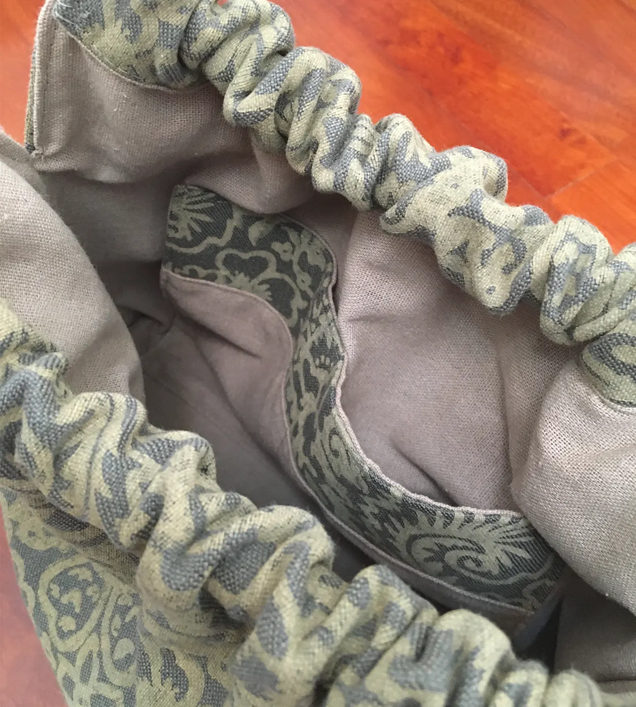 Bottega-Visini-borsa-floreale-manici-bambu-3